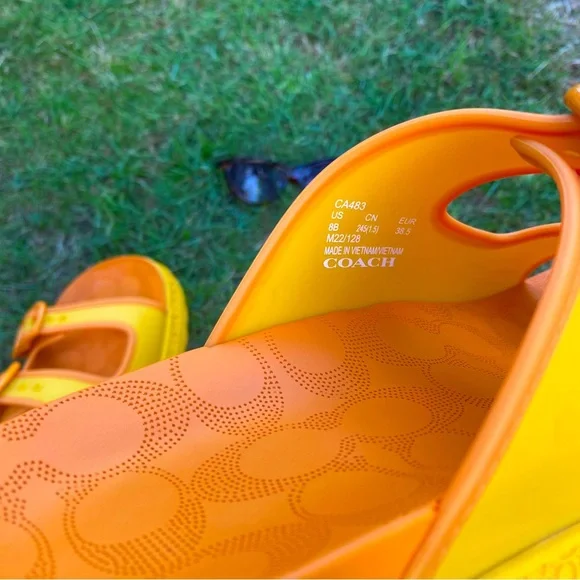 COACH Lucy Women's Sandals Size 8 Canary Chunky Platform Heel Adjustable Buckles - Picture 7 of 10